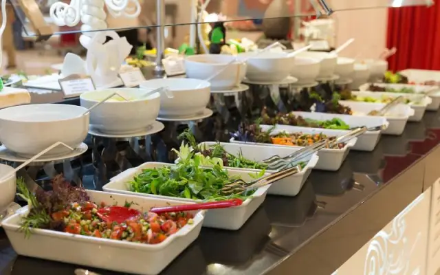 Élégance et simplicité : les secrets d'un buffet froid traiteur parfait