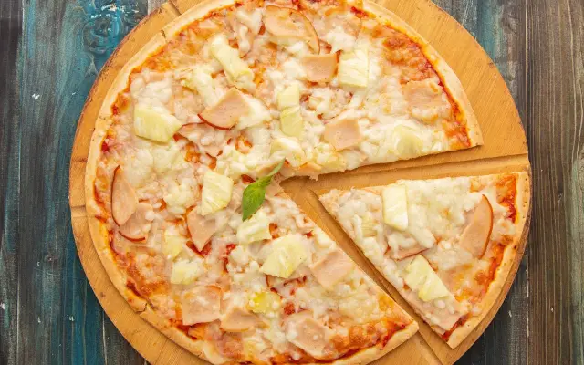 La pizza hawaïenne : une recette gourmande et facile