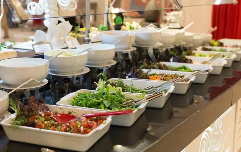 Élégance et simplicité : les secrets d'un buffet froid traiteur parfait - article FoodyParis