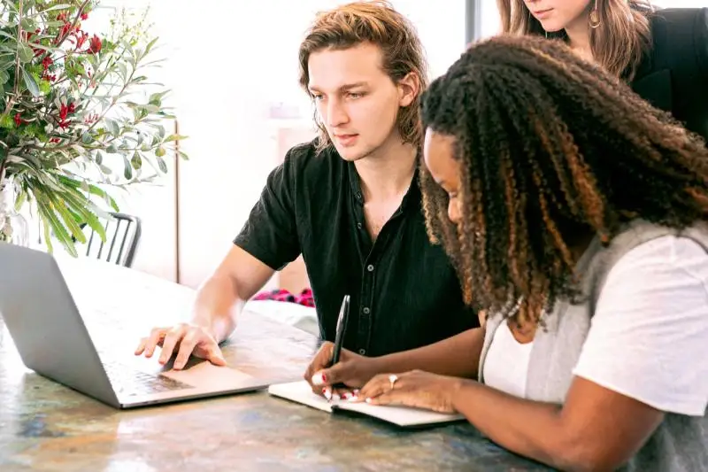 Guide du digital marketing local pour les petites entreprises avec exemples - article FoodyParis