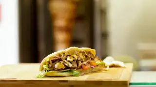 Restaurant B. Bell broche