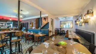 Restaurant Friends & Family Restaurant