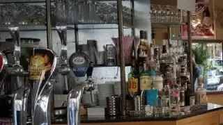 Au fond du bar – photo 4