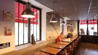 Bar de l industrie – photo 1