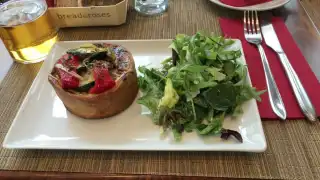 Bread and Roses – photo 1
