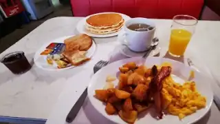 Breakfast in America – photo 4