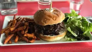 Burger & Wine – photo 3