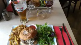 Burger & Wine Martiniere – photo 4