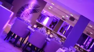 Restaurant Cafe Pop Live