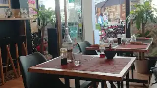 Restaurant FaFa Sushi Burger