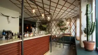 Restaurant Flesh Restaurant Canal Saint Martin