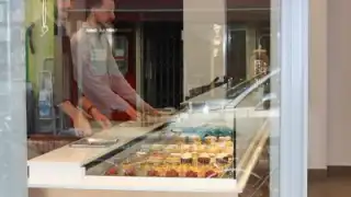 Restaurant Helmut Newcake