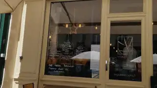 Juveniles Wine Bar – photo 1