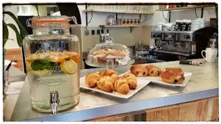 L Apo Cafe – photo 3