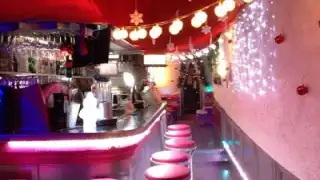L Bar Food & Drink – photo 4