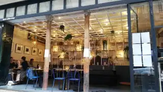 La Main Noire Lab & Coffee Shop, restaurant à Paris