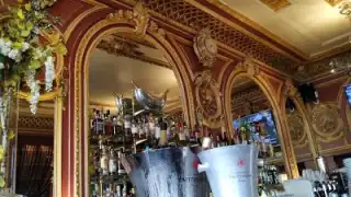 Le Grand Cafe Des Negociants – photo 3