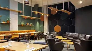 Lyon s Gastro Pub – photo 1