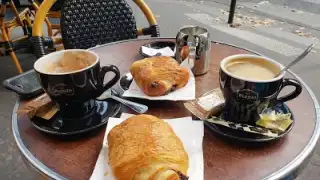 Mucha Cafe-Restaurant – photo 4