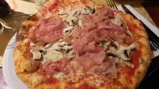 Pizza Vesuvio – photo 3