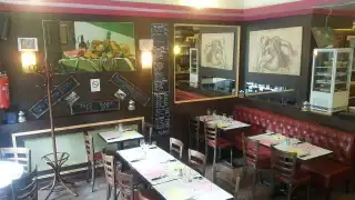 Au Petit Village – photo 2