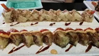 Wrap N Roll Sushi – photo 3