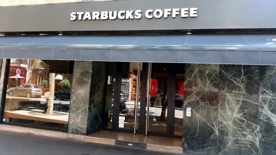 Starbucks Paris, 83 rue Saint Charles Beaugrenelle, restaurant à Paris