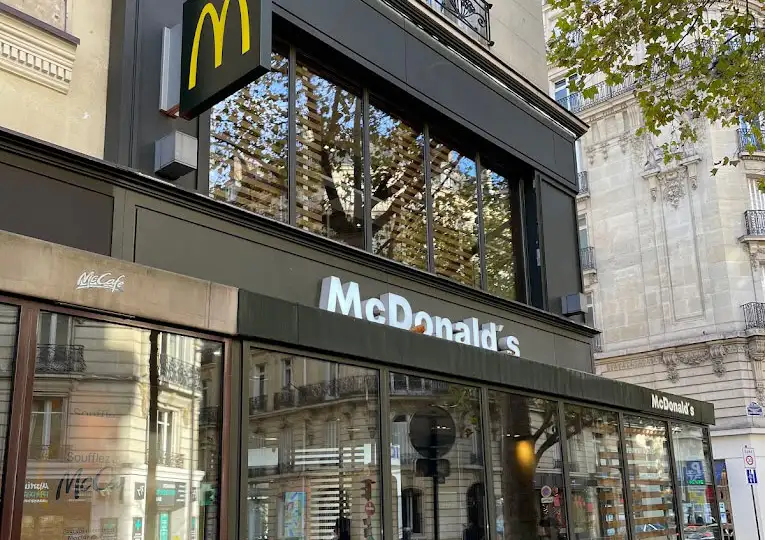 McDonald's - 131 avenue Victor Hugo, Paris, France, restaurant à Paris