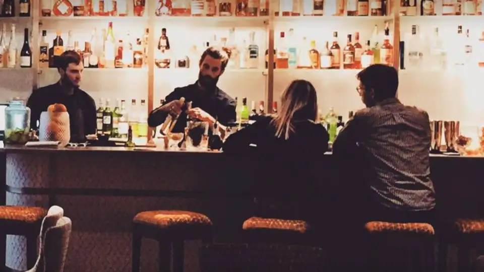 Le R Cocktail Bar, restaurant à Paris