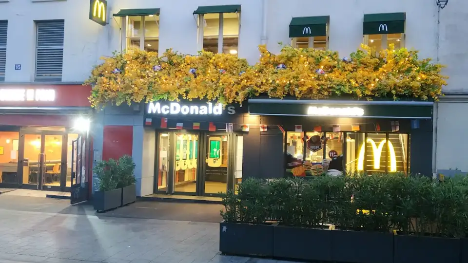 McDonald's, restaurant à Paris