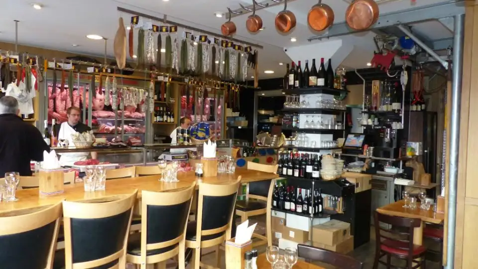 Les Provinces boucherie-restaurant, restaurant à Paris