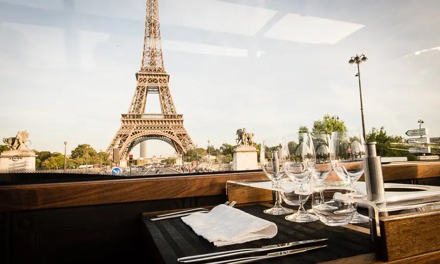 Bustronome Paris, restaurant à Paris