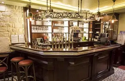 Bistro V, restaurant à Paris