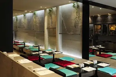 Dochilak Batignolles, restaurant à Paris