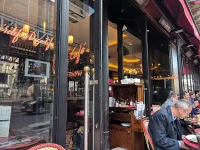 Eiffel Cafe, restaurant à Paris