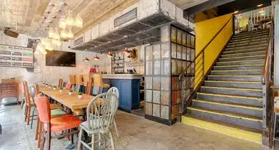 Frog & Underground, restaurant à Paris