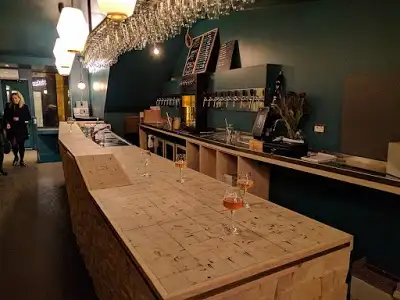 La Robe & La Mousse, restaurant à Paris