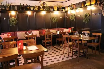Le Marche Cafe Restaurant, restaurant à Paris