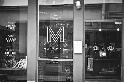 Matamata Coffee Bar, restaurant à Paris