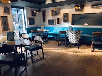 Midi Minuit Confluence, restaurant à Lyon