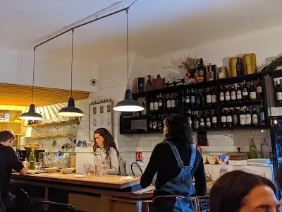 Pane olio e pomodoro, restaurant à Paris