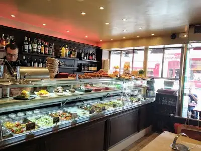 Pepone Cafe, restaurant à Paris