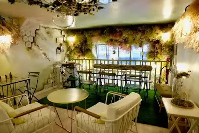 Pingwoo Coffee Garden, restaurant à Paris