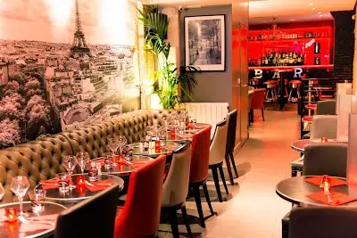 UNIQ Lounge, restaurant à Paris