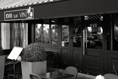 XVII sur VIN, restaurant à Paris