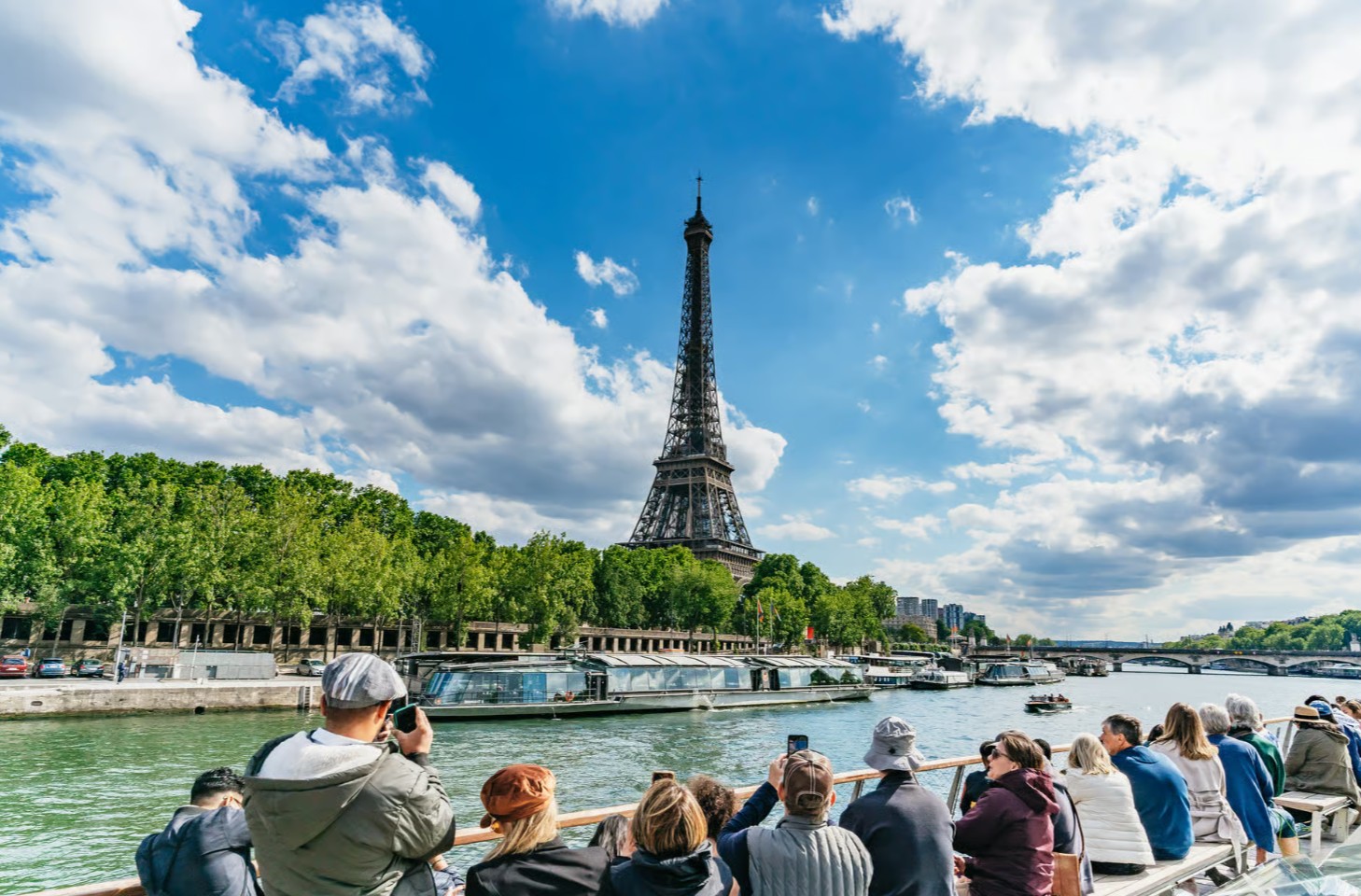 Mon expérience inoubliable : une croisière sur la Seine au départ de la Tour Eiffel