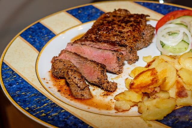 steak et de frites à Paris
