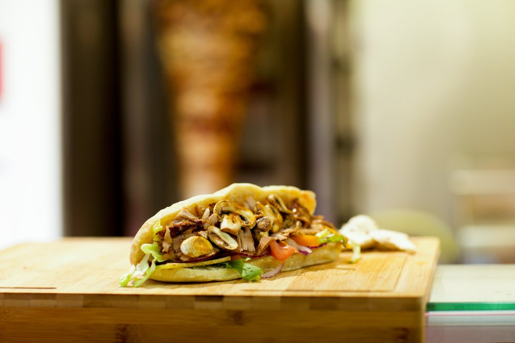 Restaurant B. Bell broche