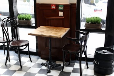 Restaurant Belushi s Gare du Nord