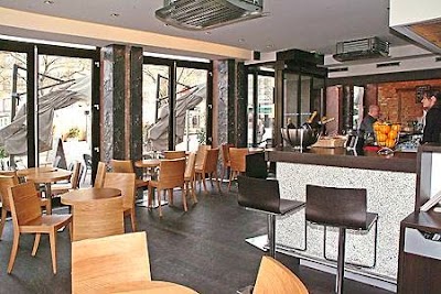 Restaurant Raven Cafe